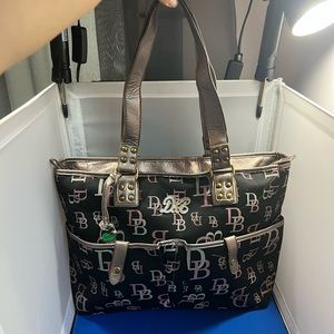 dooney and bourke signature tote bag